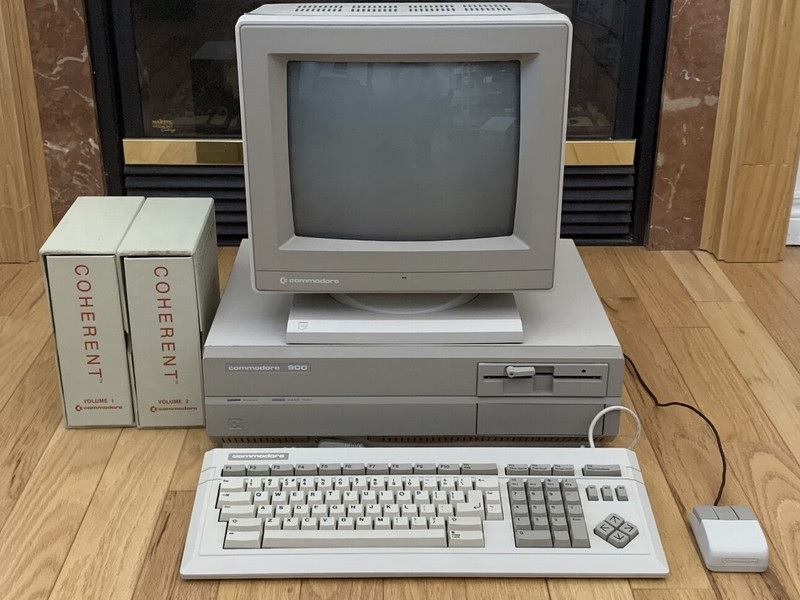 Commodore 900